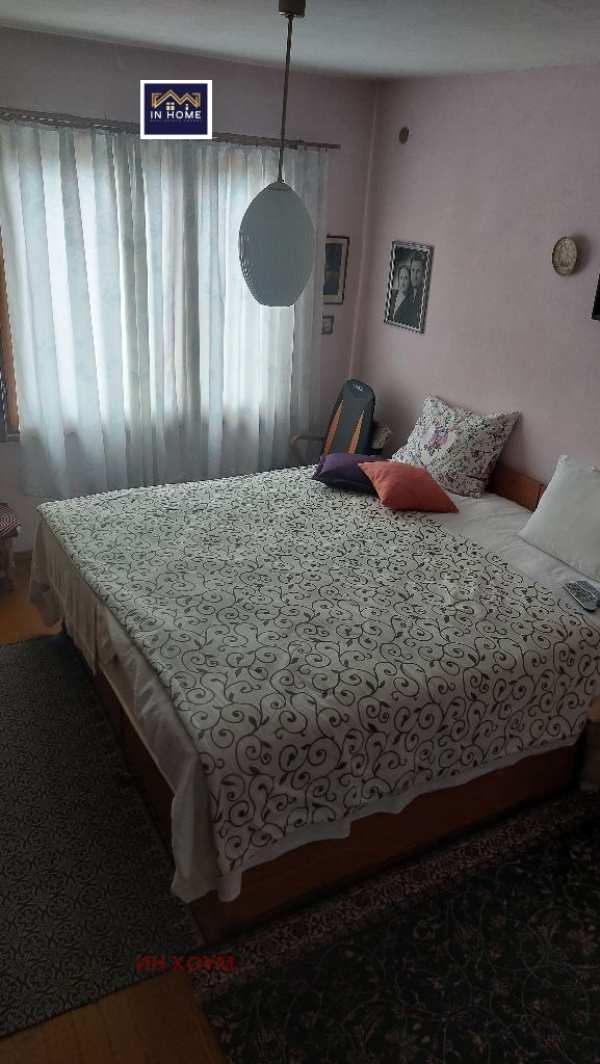 Продава 4-стаен, гр. мездра, област враца