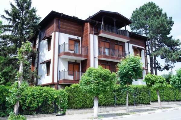 Продава  хотел гр. Червен бряг, област Плевен
      1600 кв.м