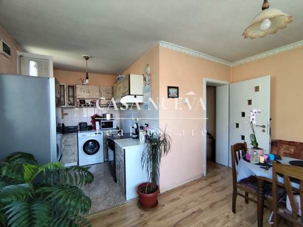 Продава етаж от къща, гр. перник, драгановец