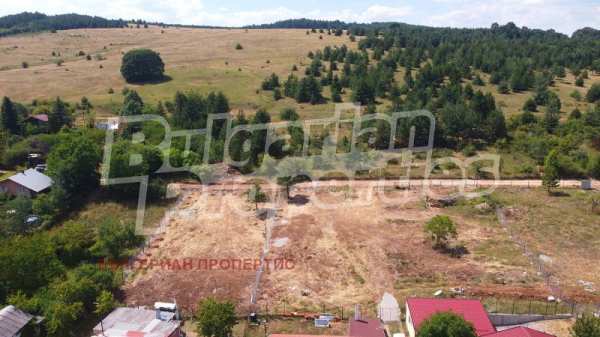 Продава парцел, с. градец, област софия област