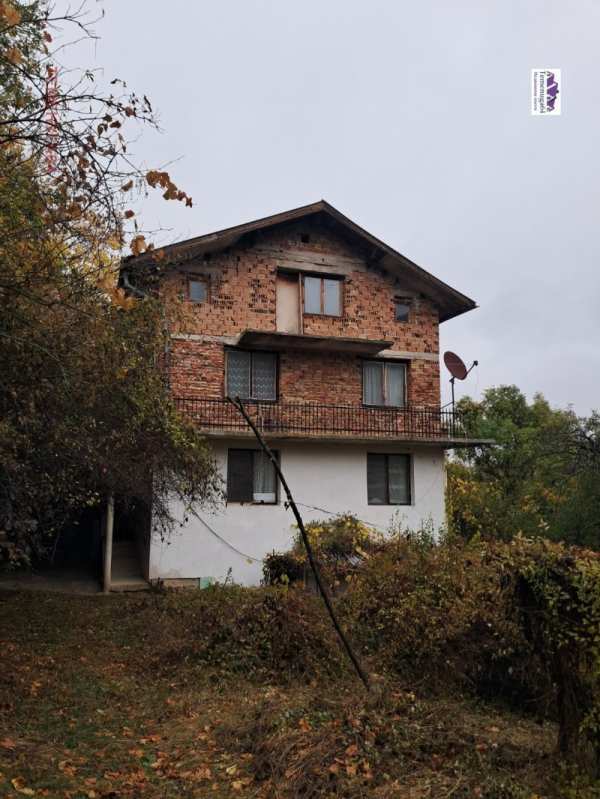 Продава къща, с. гълъбовци, област софия област
