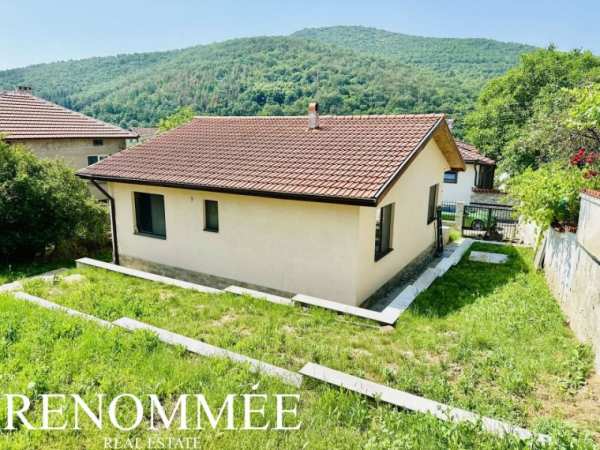 Продава къща, с. горна малина, област софия област