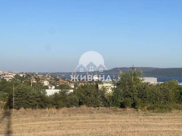 Продава  парцел с. Езерово, област Варна
      8506 кв.м