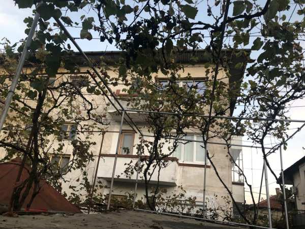 Продава етаж от къща, гр. кюстендил, могилата