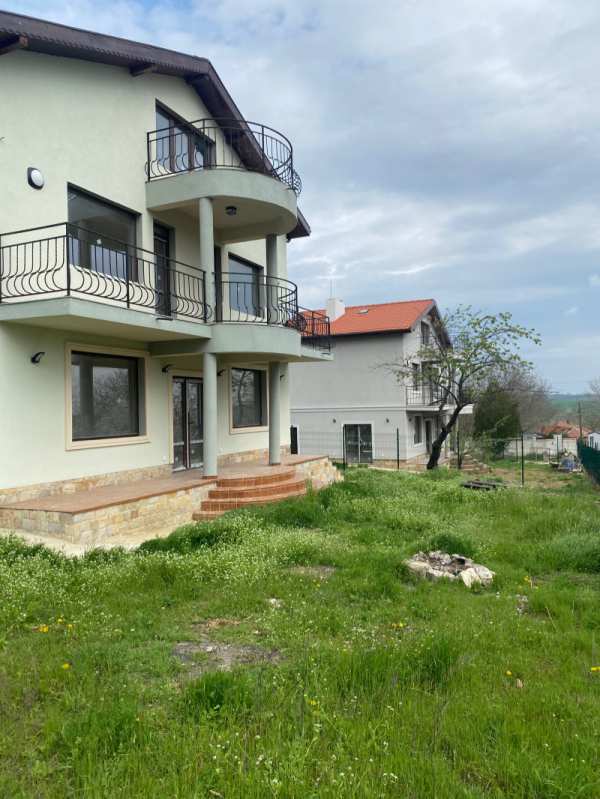 Продава къща, с. равна гора, област варна