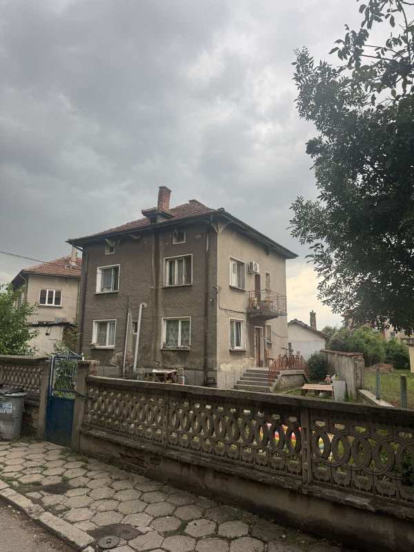 Продава къща, с. бусманци, област софия област