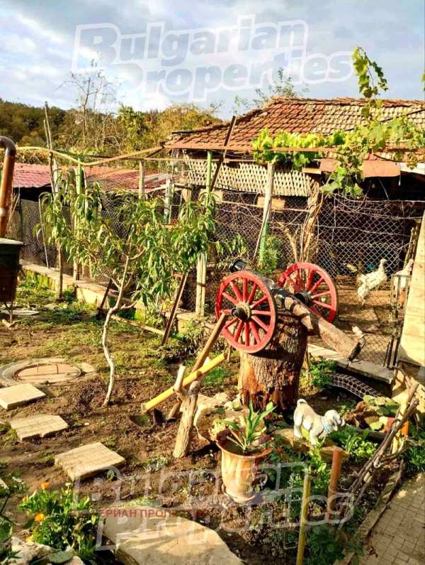 Продава  къща с. Веселиново, област Шумен
      88 кв.м
