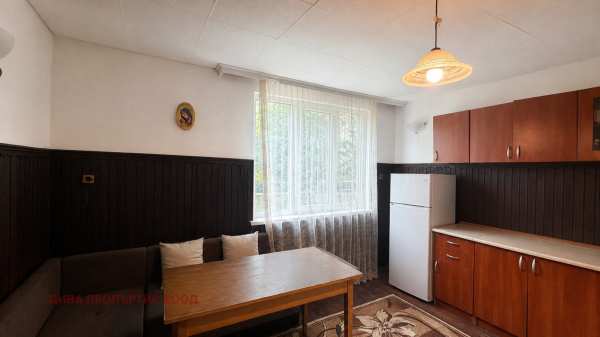 Продава етаж от къща, гр. самоков, област софия област