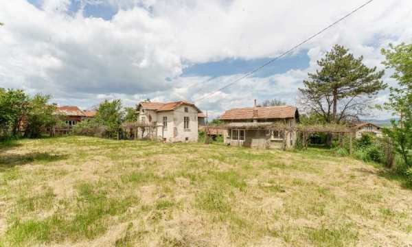 Продава къща, с. извор, област перник