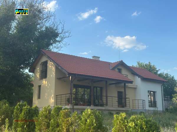 Продава къща, с. червена вода, област русе