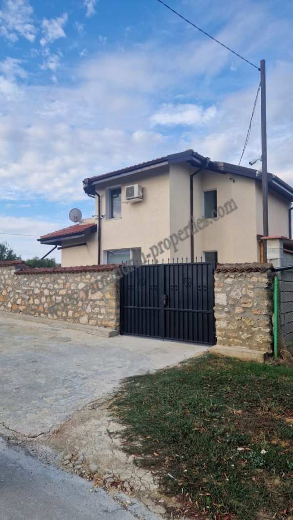 Продава къща, с. славеево, област добрич