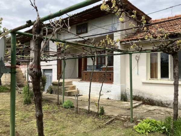 Продава къща, с. кривня, област варна