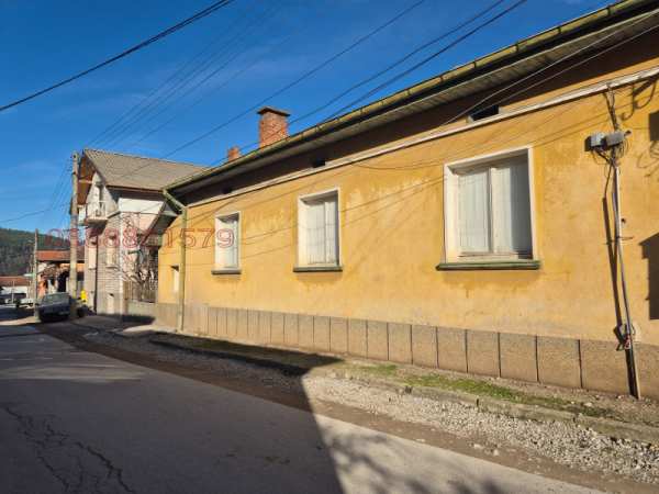 Продава къща, с. врачеш, област софия област