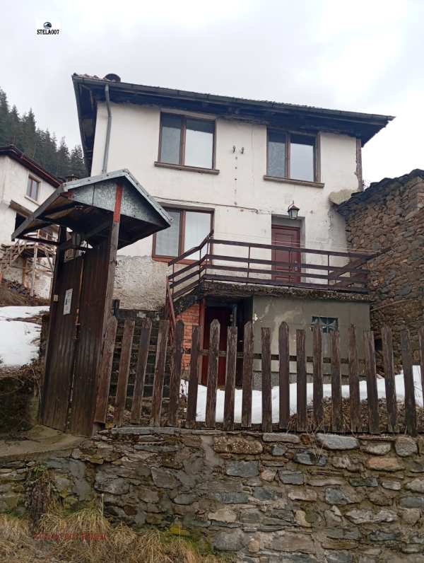 Продава къща, с. широка лъка, област смолян