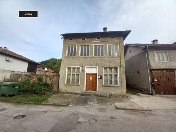 Продава къща, гр. троян, област ловеч