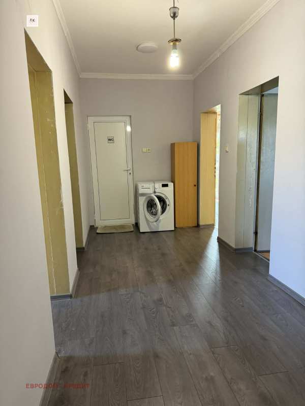 Продава етаж от къща, с. хрищени, област стара загора