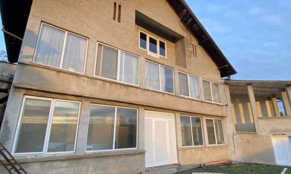 Продава  къща гр. Дунавци, област Видин
      174 кв.м