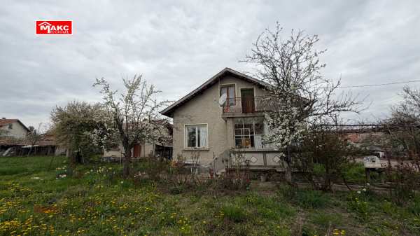 Продава къща, с. извор, област перник