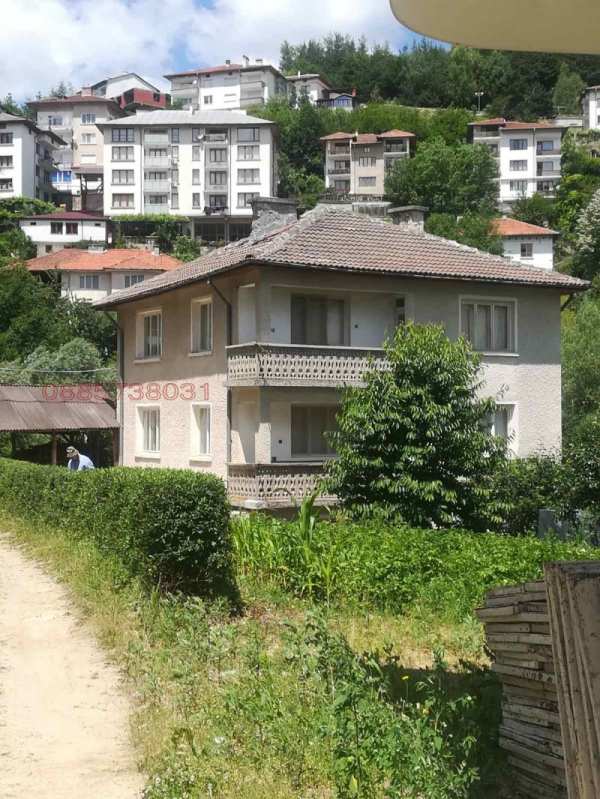Продава къща, с. баните, област смолян
