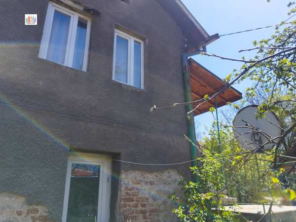 Продава къща, с. студена, област перник