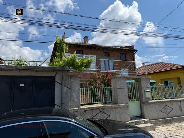 Продава къща, гр. панагюрище, област пазарджик