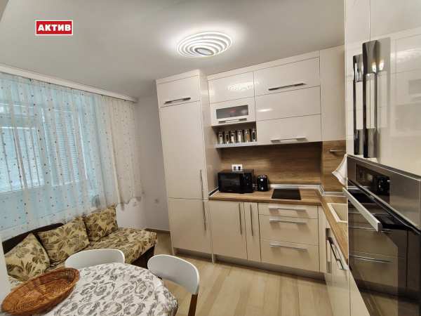 Продава 1-стаен, гр. търговище, център
