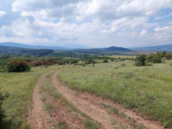 Дава под наем земеделска земя, с. старо село, област перник