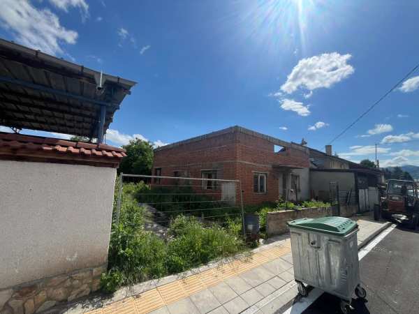 Продава къща, гр. златица, област софия област