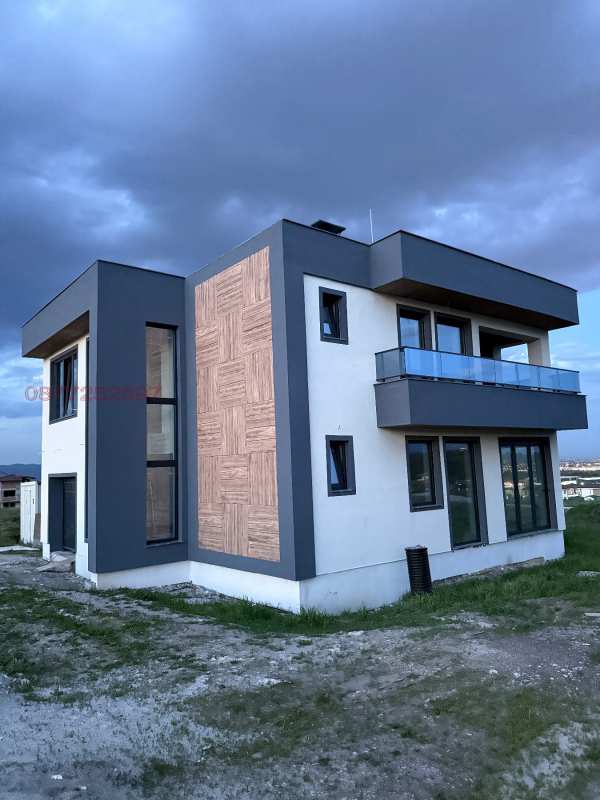 Продава къща, гр. божурище, област софия област