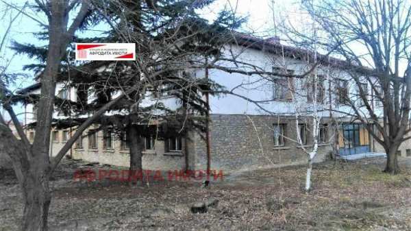 Продава хотел, с. спасово, област стара загора