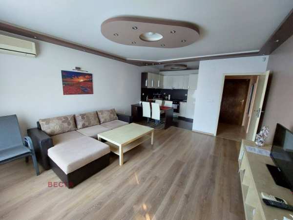Продава  2-стаен с. Топола, област Добрич
      70 кв.м