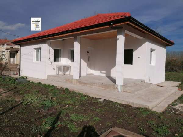 Продава  къща с. Змеево, област Добрич
      80 кв.м
