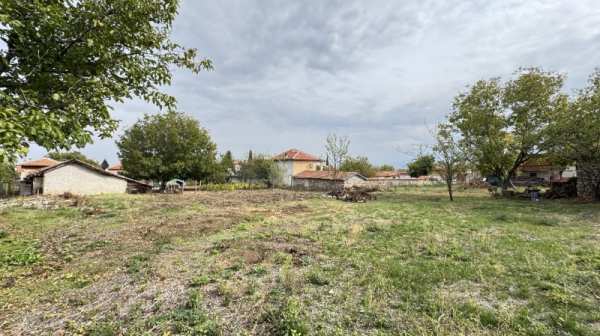 Продава парцел, с. червен, област пловдив