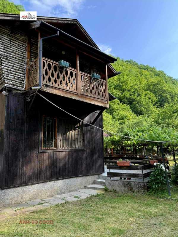 Продава къща, с. батулия, област софия област