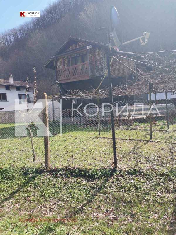 Продава къща, с. батулия, област софия област
