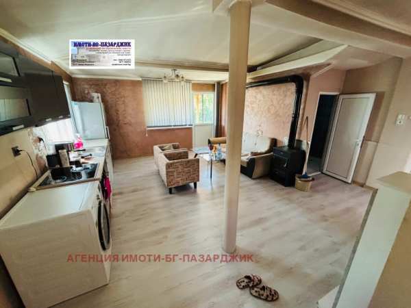 Продава  къща с. Варвара, област Пазарджик
      102 кв.м