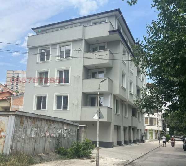 Продава 2-стаен, гр. пазарджик, идеален център