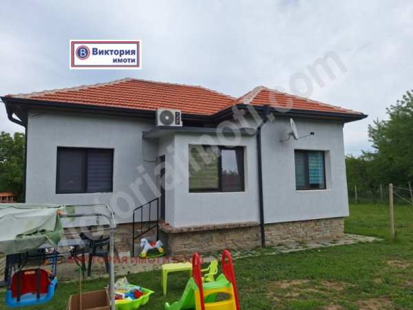 Продава  къща с. Ново село, област Велико Търново
      100 кв.м