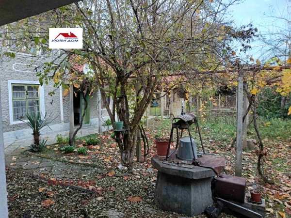 Продава къща, с. веселиново, област шумен