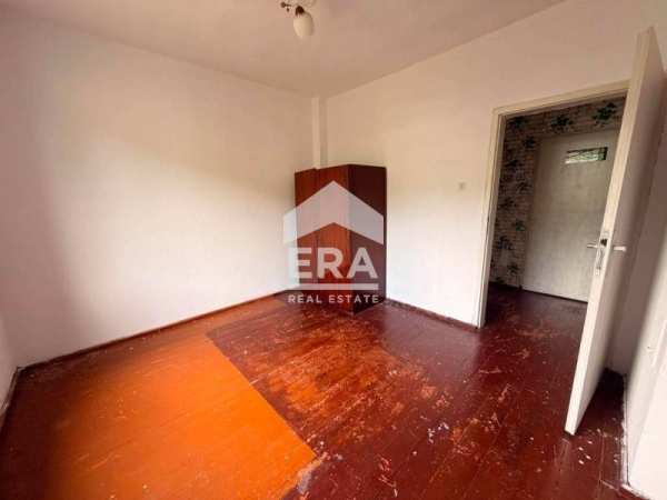 Продава етаж от къща, гр. аксаково, област варна