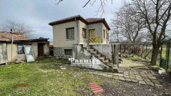 Продава къща, гр. карнобат, област бургас