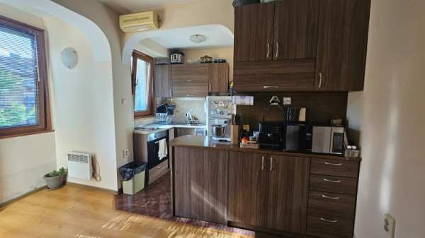 Продава  4-стаен град Ловеч, Център
      90 кв.м