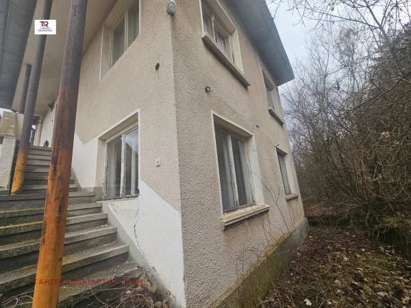 Продава къща, с. извор, област перник