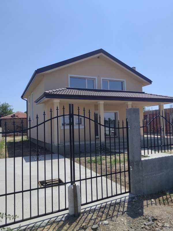 Продава къща, с. рогош, област пловдив