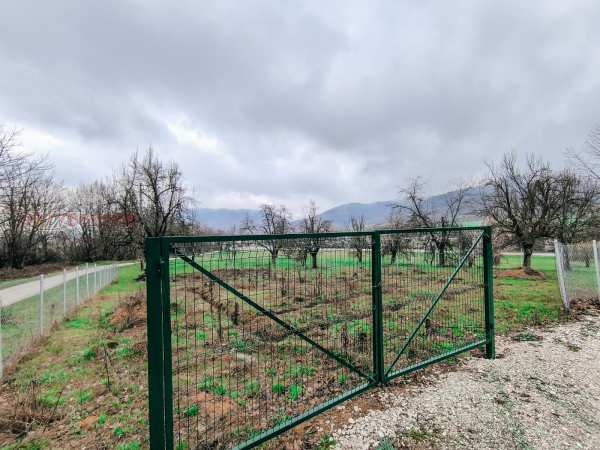Продава парцел, гр. правец, област софия област