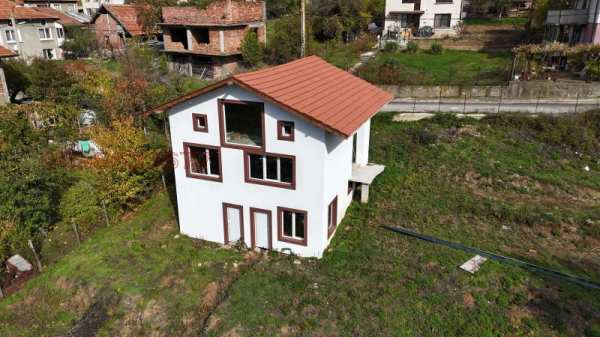 Продава  къща гр. Земен, област Перник
      150 кв.м