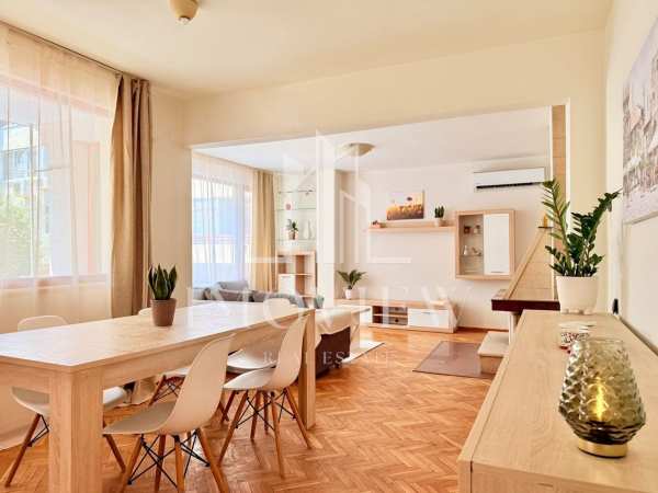Продава 4-стаен, гр. варна, център