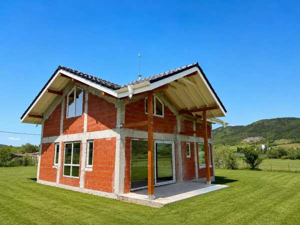 Продава къща, гр. правец, област софия област