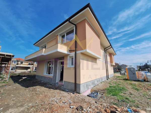 Продава къща, гр. поморие, област бургас