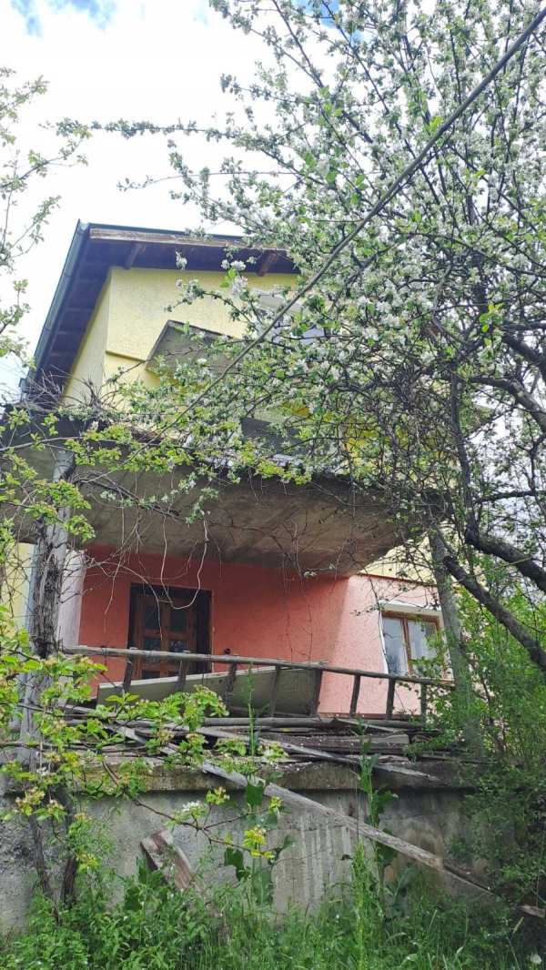 Продава къща, гр. своге, област софия област